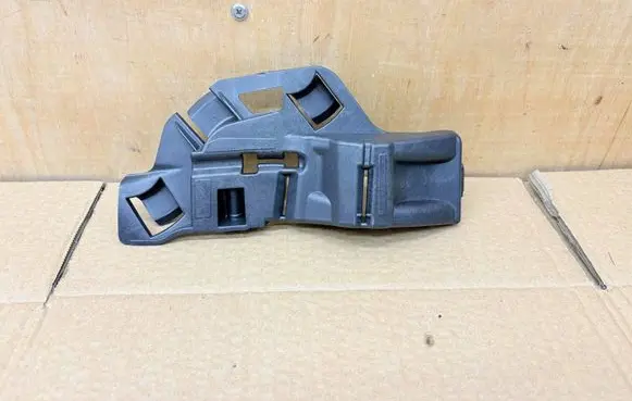 Renault Laguna III Front bumper mounting bracket P0014096