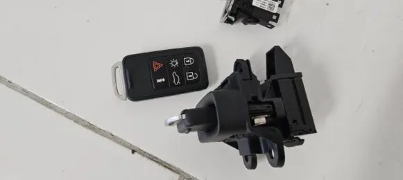 Volvo S60 Ignition lock AH4N15607AE 28227917 3659AY01125