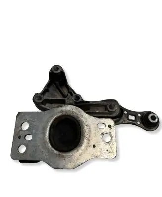 Renault Megane II Engine mount bracket 8200072652