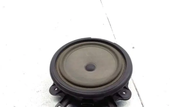 Audi A3 S3 8P Front door speaker 8P0035411