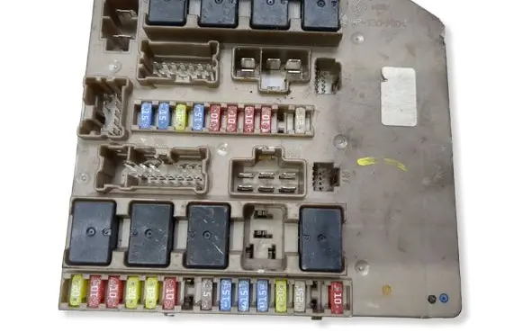 Renault Clio III Fuse module 674660A