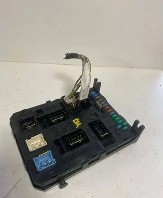 Citroen C4 I Fuse module 281148373A 21676031 00285138