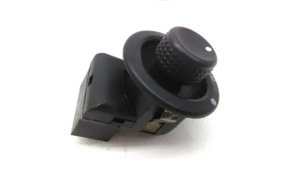 Wing mirror switch