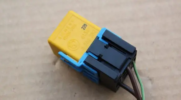 BMW X5 E53 Other relay 8366282