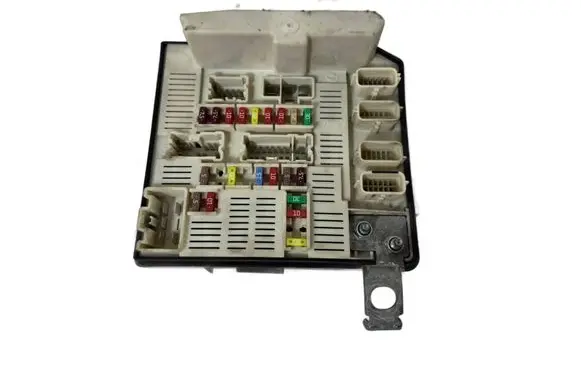 Renault Kangoo II Fuse box set 8201044235 1077111469 519221303