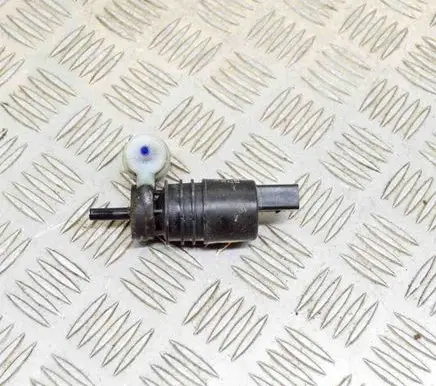 Volkswagen Touareg II Windscreen/windshield washer pump 1K6955651 3122789