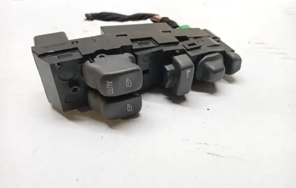 Volvo V40 Quarter vent window switch 30889751