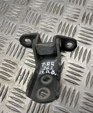 Toyota RAV 4 (XA30) Front door upper hinge