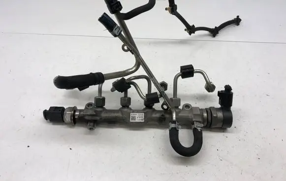 Audi A3 S3 8V Fuel main line pipe 057130764AB 0281006075 04L089B