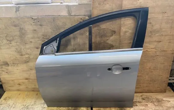 Ford Mondeo MK IV Front door