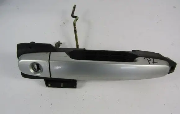 Toyota Avensis Verso Front door exterior handle 