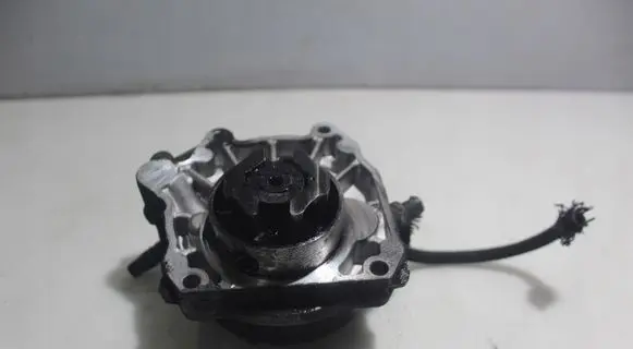 Opel Astra H Vacuum pump