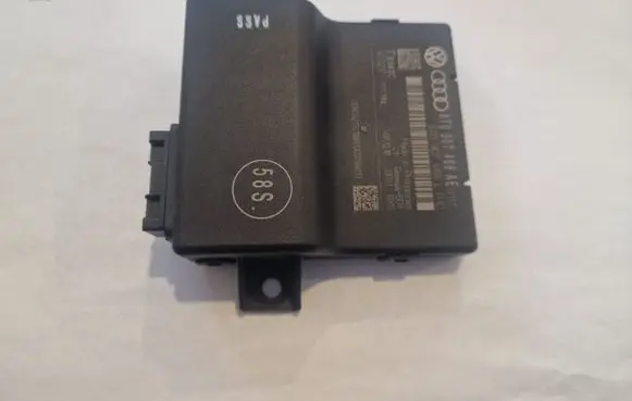 Audi A4 S4 B8 8K Comfort/convenience module 8T0907468AE