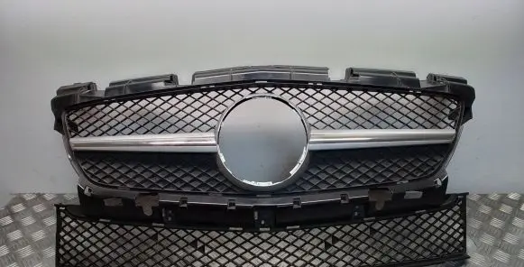 Mercedes-Benz SLK R172 Front bumper upper radiator grill A1728880160