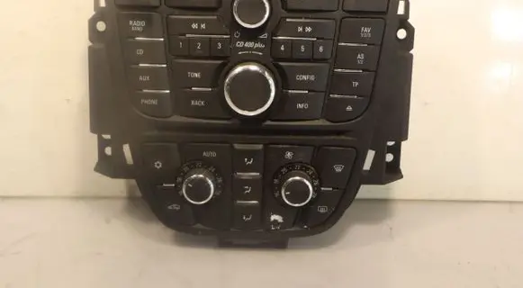 Head unit multimedia control