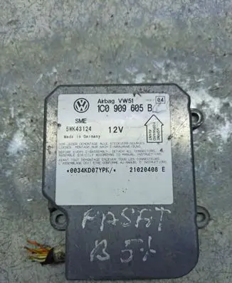 Volkswagen PASSAT B5.5 Airbag control unit/module 1C0909605B