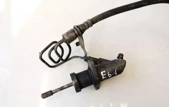 BMW 1 E81 E87 Clutch master cylinder g73612 g736-12