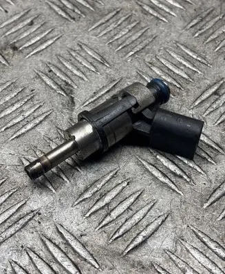 Audi A6 S6 C6 4F Fuel injector 06F906036A
