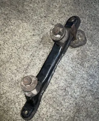 BMW 3 E30 Gear shift cable bracket 23711176574
