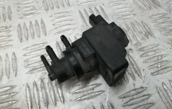 Citroen DS3 Vacuum valve V759957380 70177713 V7599573