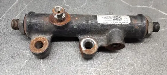 Jaguar XF X250 Fuel main line pipe 4R8Q-9C066-AE