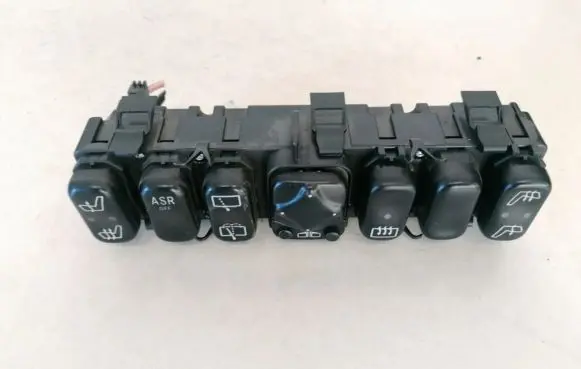Mercedes-Benz A W168 Wing mirror switch 1688203810 3301.1101