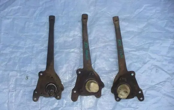 Mercedes-Benz W123 Front wheel hub spindle knuckle 1163304120