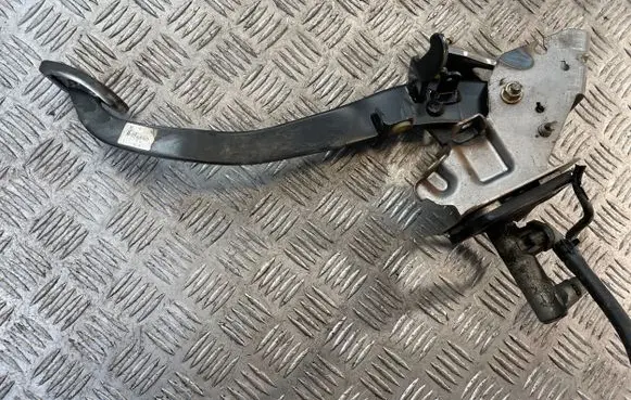 KIA Carens II Clutch pedal 
