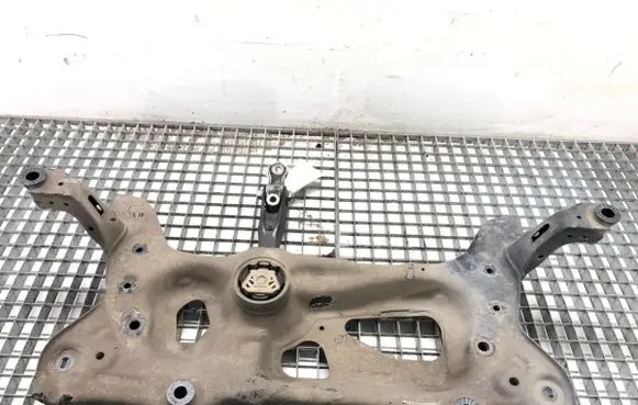 Volkswagen Tiguan Front subframe 
