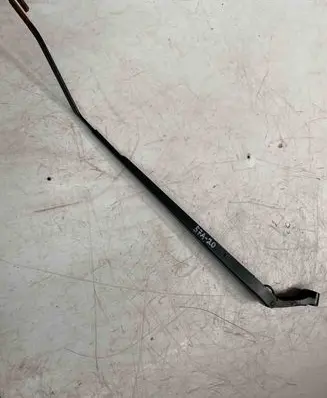 Front wiper blade arm