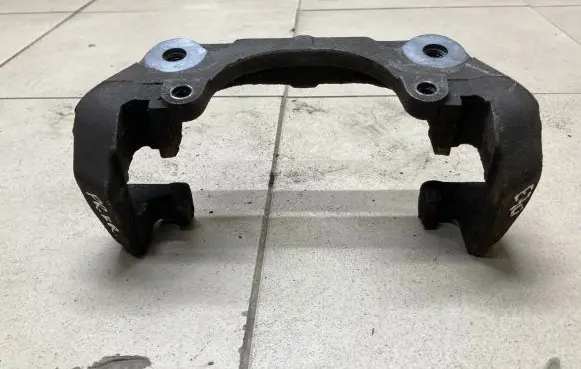 BMW X5 E70 Front Brake Caliper Pad/Carrier 