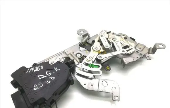 Mazda 5 Rear door lock K33R