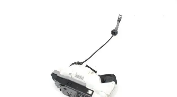Volkswagen Golf VII Rear door lock 5K4839015R