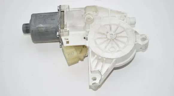 BMW 1 E81 E87 Front door window regulator motor A2048200142