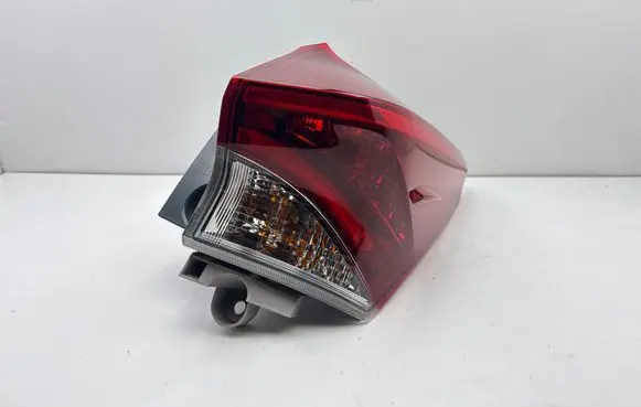 Toyota Auris E180 Rear/tail lights E418672