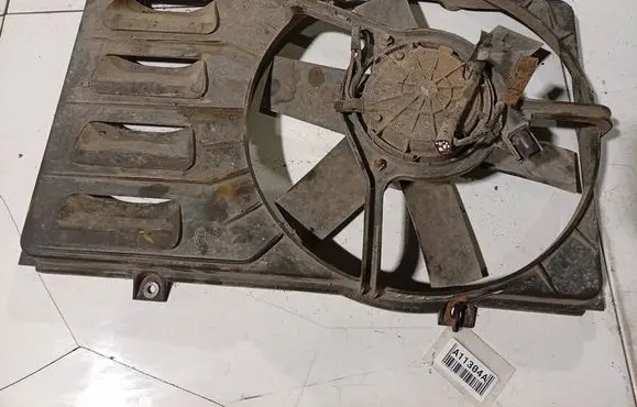Ford Fiesta Radiator cooling fan shroud 