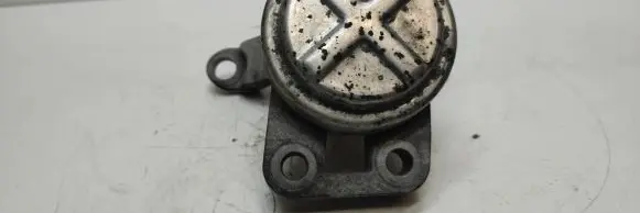Volvo V50 Engine mount bracket