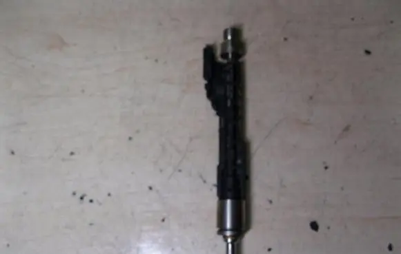 BMW X5 F15 Fuel injector 7639994 VD3851