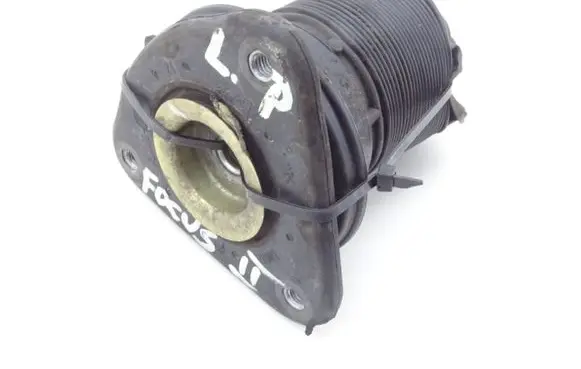 Ford Focus Lower shock absorber bracket 3M51-3K155-DB