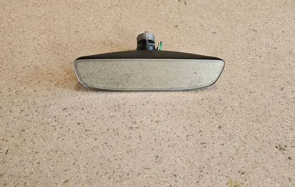 Rear view mirror (interior)
