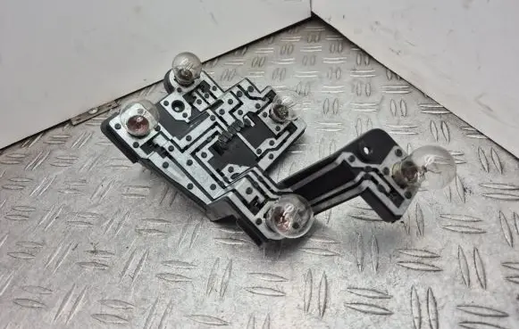 Audi TT Mk1 Tail light bulb cover holder 89100109
