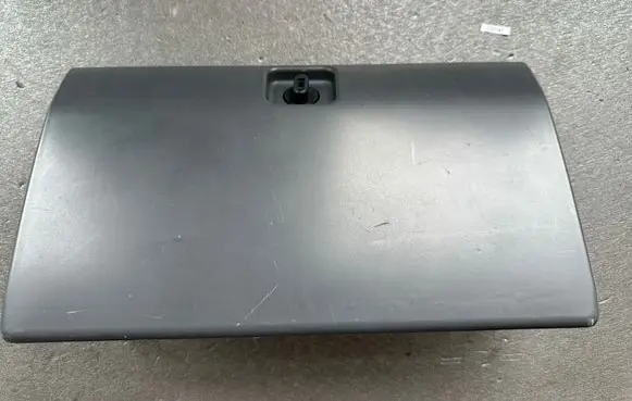 Nissan Patrol Y60 Glove box lid/cover 6852001J01