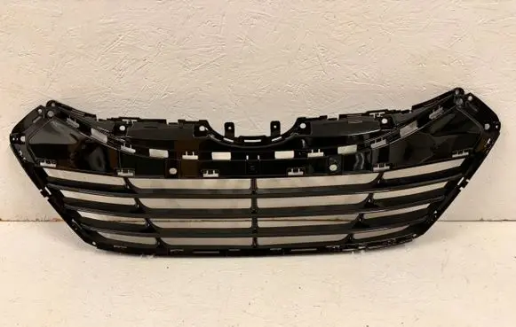 Hyundai ix35 Front bumper upper radiator grill 865612S100