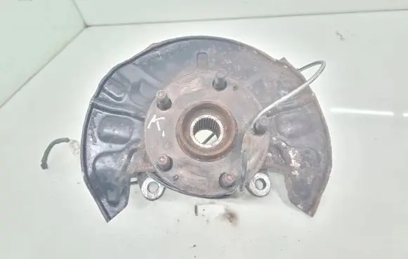 Toyota Avensis T250 Front wheel hub spindle knuckle