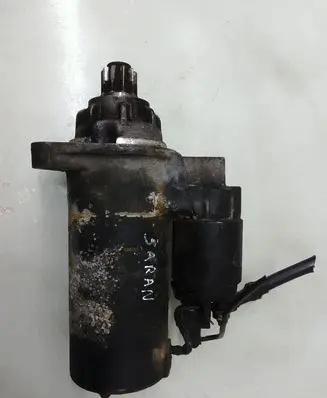 Volkswagen Golf IV Starter motor 0001125018