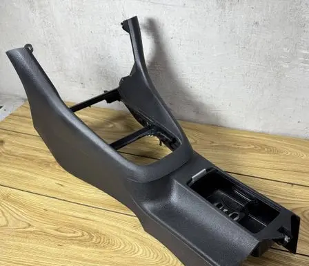 Volkswagen Golf VI Center console 