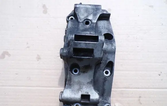 BMW 1 F20 F21 Generator/alternator bracket 7619250