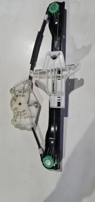 Volkswagen Jetta V Rear window lifting mechanism without motor 994857 118107D