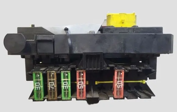 Citroen C4 Grand Picasso Fuse module 9664705880 R0100290208 9636079380