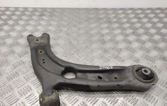 Volkswagen PASSAT B8 Front lower control arm/wishbone
